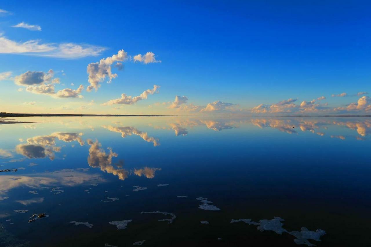 Vila Skymirror Sea Lake Exteriér fotografie